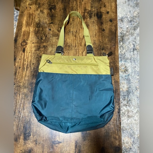 Mosey Nylon Tote All Color-block Bag Recycled Materials Sustainable - Picture 2 of 11